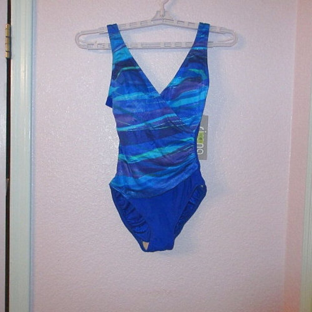 Sirena One Piece Swimsuit Size 8 Slimming Surplice Ocean Waves Beach Resort NWT